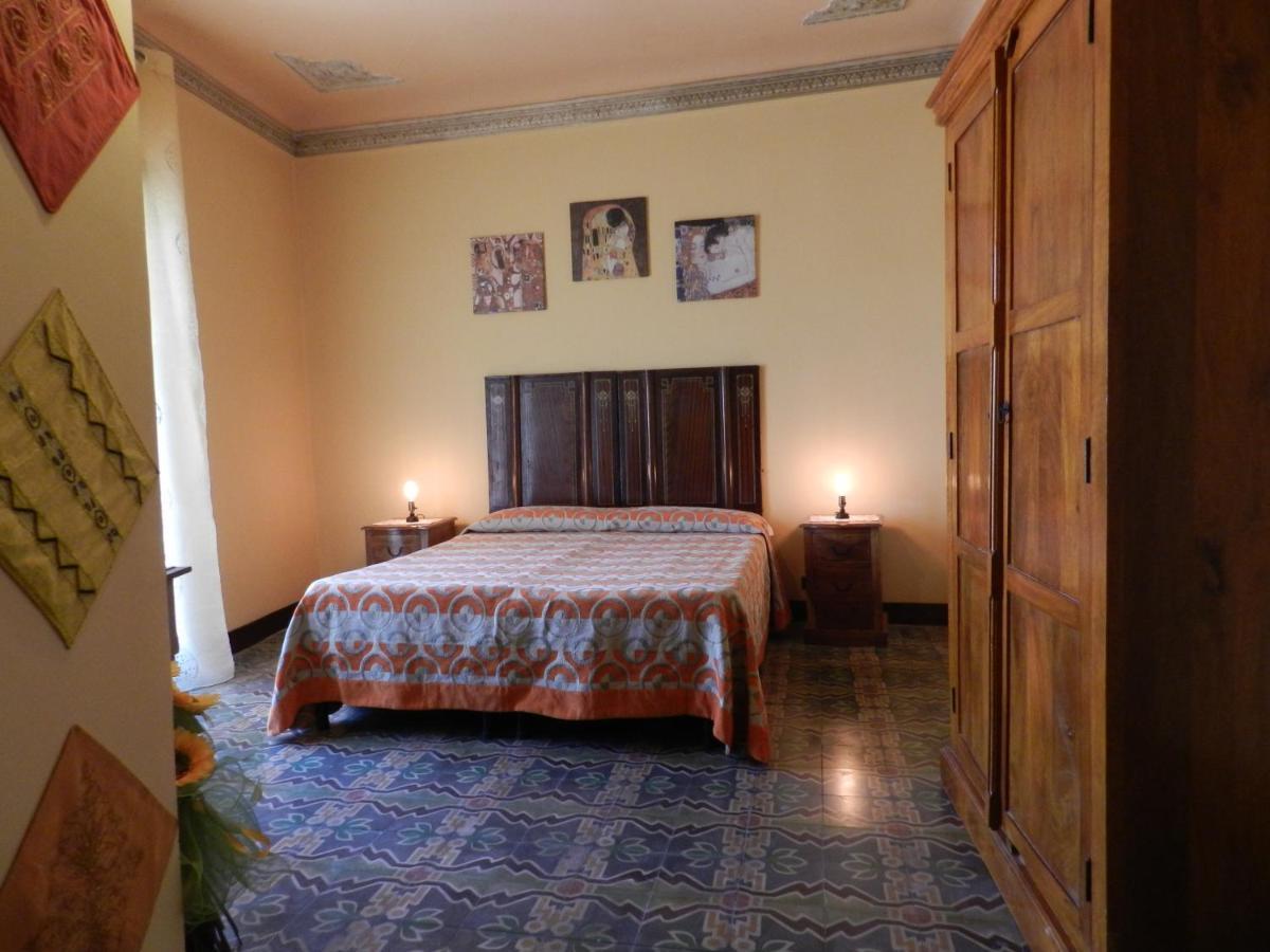 ピアッツァ・アルメリーナ Antico Palazzo Affitti Brevi Bed & Breakfast エクステリア 写真