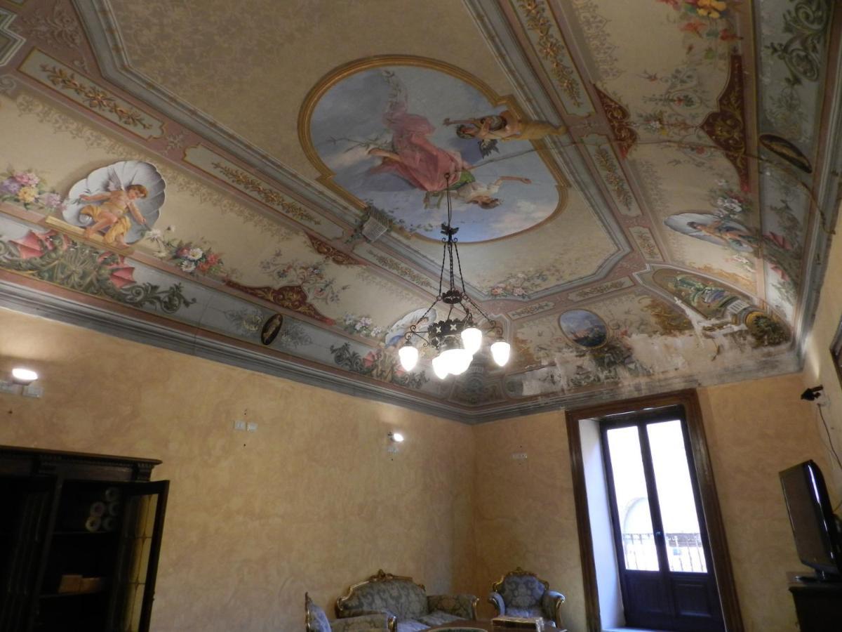 ピアッツァ・アルメリーナ Antico Palazzo Affitti Brevi Bed & Breakfast エクステリア 写真