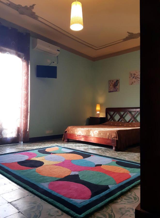ピアッツァ・アルメリーナ Antico Palazzo Affitti Brevi Bed & Breakfast エクステリア 写真