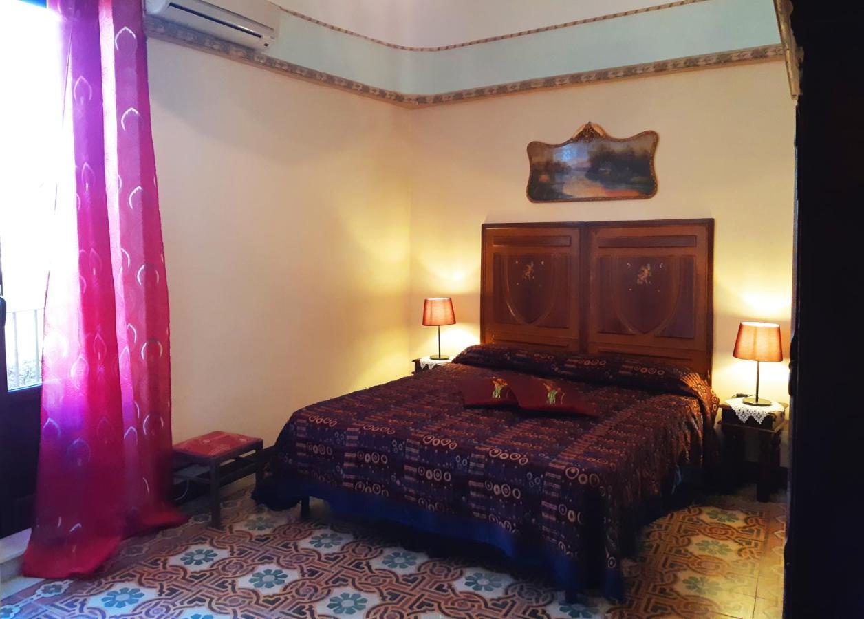 ピアッツァ・アルメリーナ Antico Palazzo Affitti Brevi Bed & Breakfast エクステリア 写真