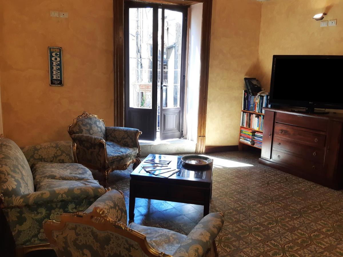 ピアッツァ・アルメリーナ Antico Palazzo Affitti Brevi Bed & Breakfast エクステリア 写真